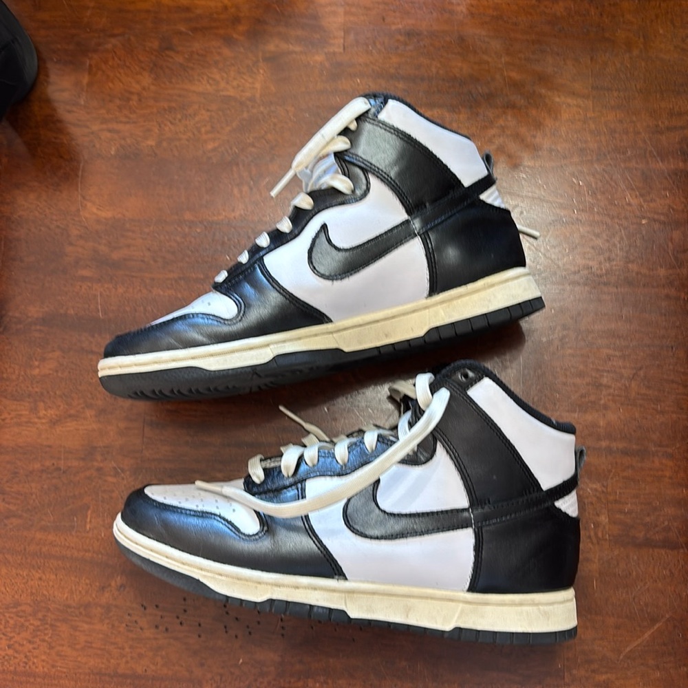 Women’s Dunk High Vintage Black size 9